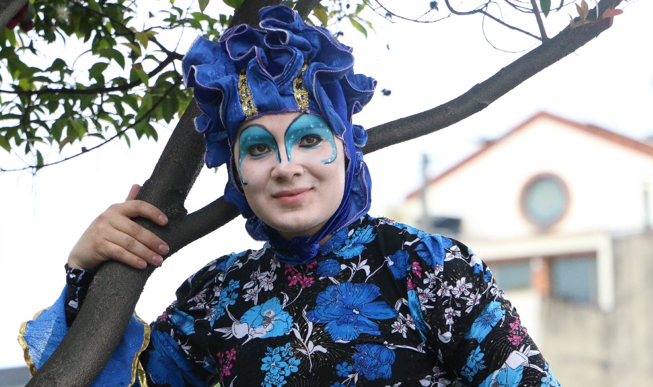 Mujer arlequín