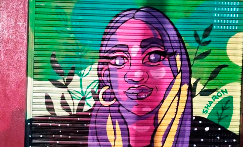 Grafiti de un rostro de una mujer