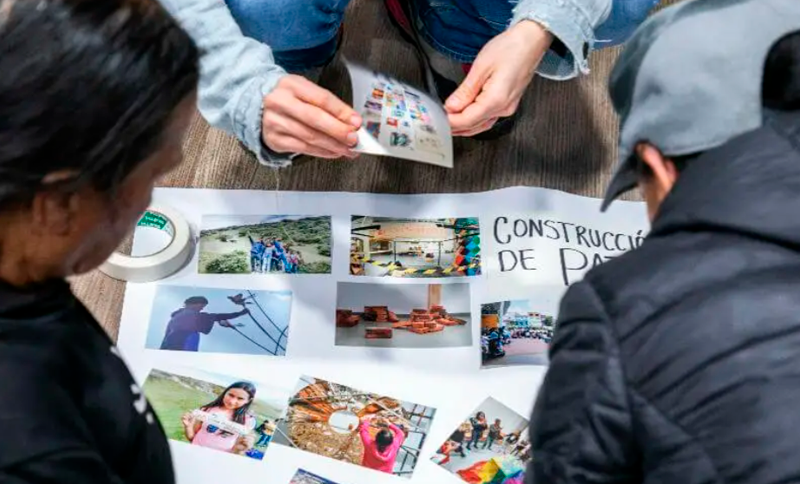 Navidad en azul: Cianotipia y memoria barrial	