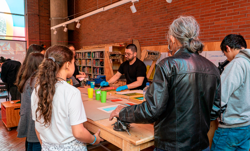 ¡La Sala LabCo llega a la Biblioteca Pública Julio Mario Santo Domingo! 