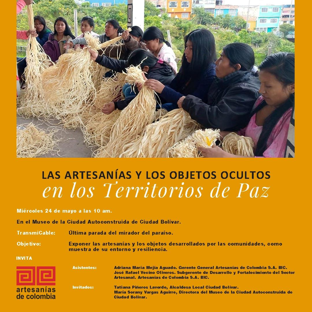 Mujeres tejiendo paja