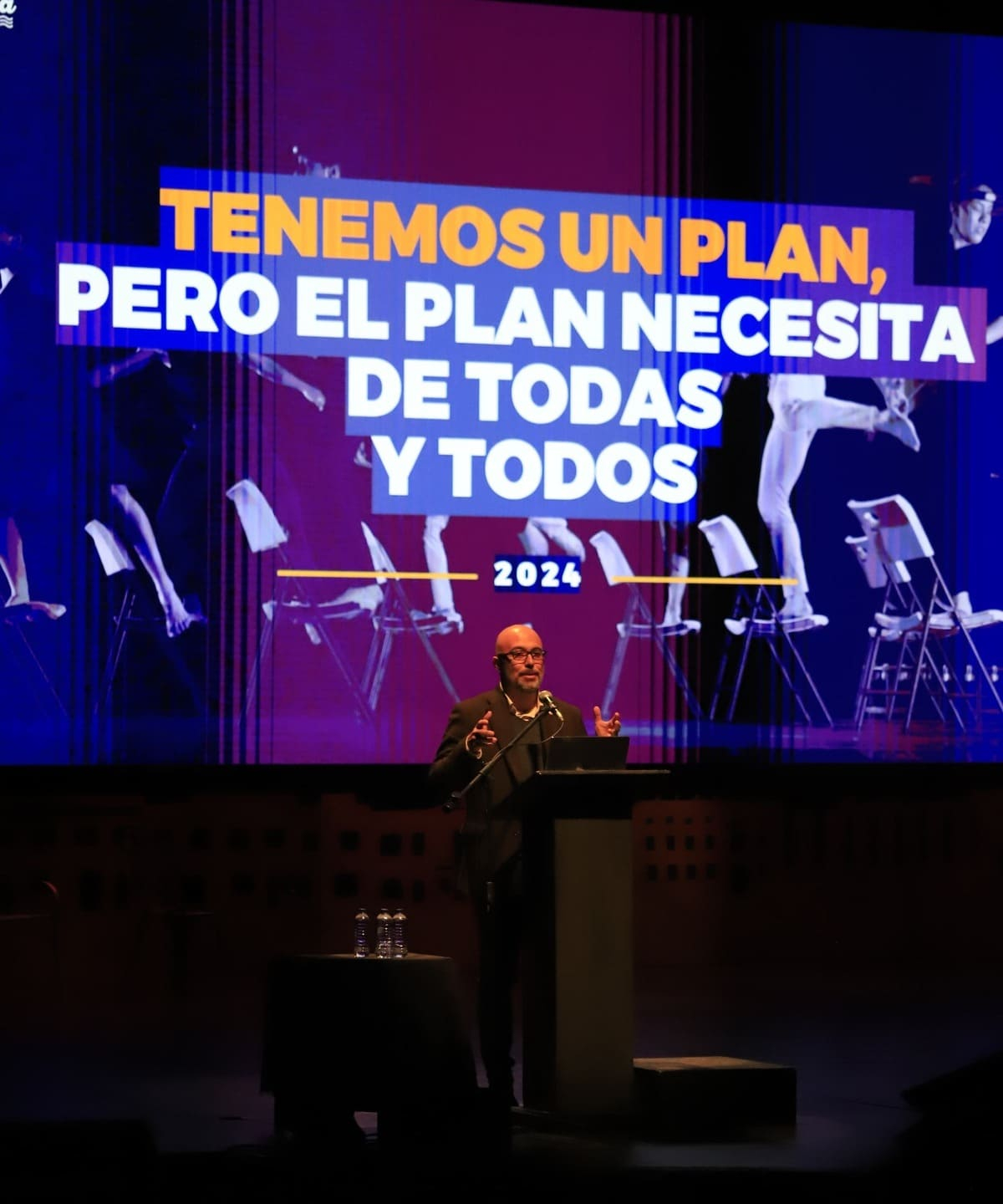 Santiago Trujillo hablando