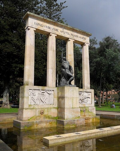 Monumento a Rafael Uribe Uribe en el Parque Nacional