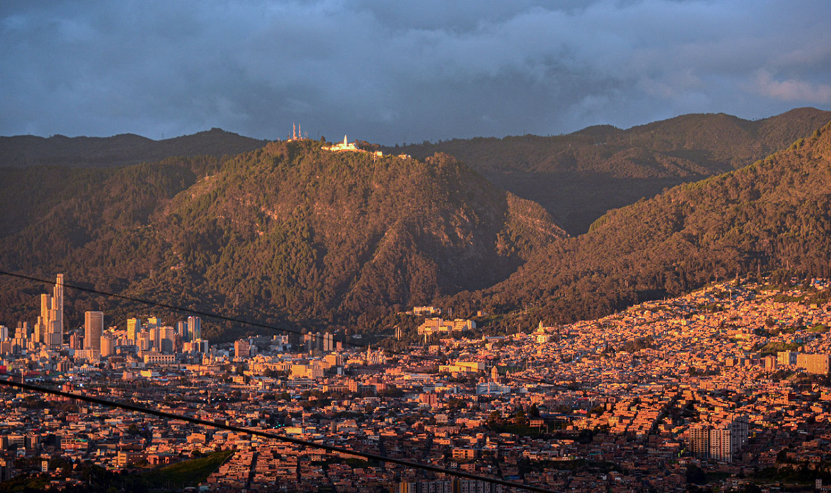 Panorámica de un atardecer en Bogotá
