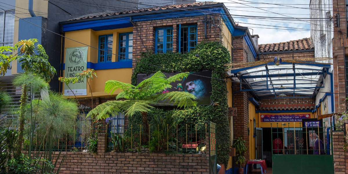 Casa Teatro - La Libélula Dorada