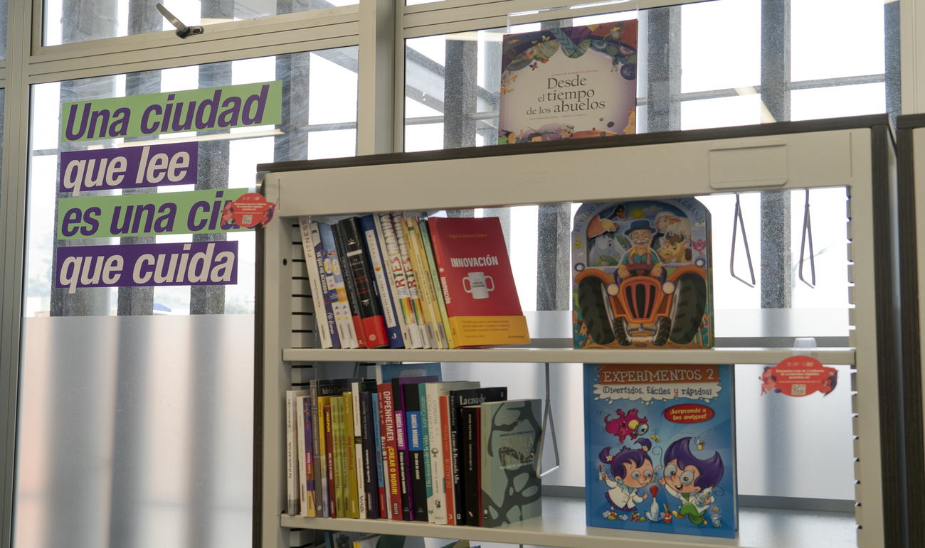 Estantería con libros