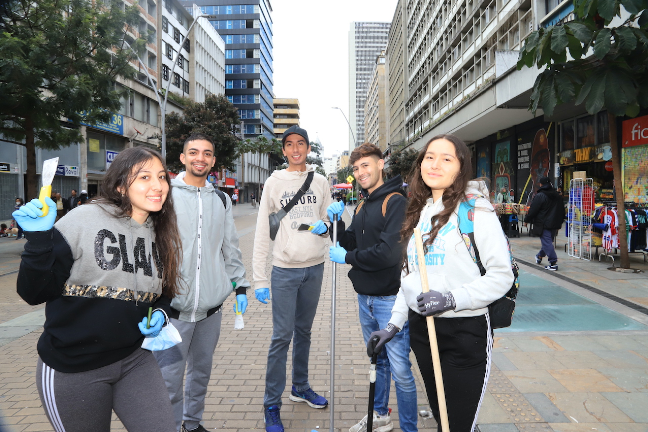 Grupo de voluntarios centro vive 