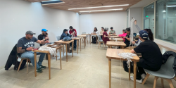 Personas en taller en el CEFE CHapinero
