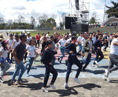 Personas haciendo ejercicio