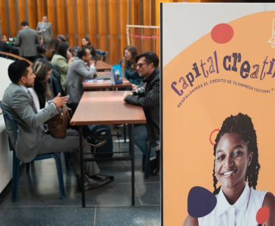 PEsonas recibiendo información