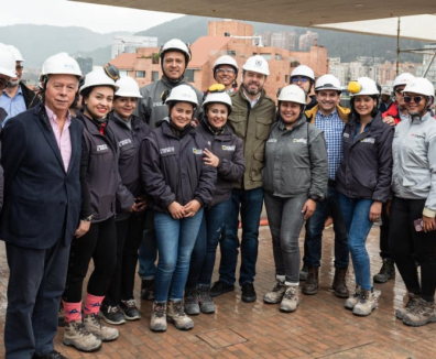 Alcalde de Bogotá, Carlos Fernando Galán, acompañado de funcionarios de la Secretaría de Cultura, contratistas y trabajadores del proyecto Centro Felicidad de Chapinero