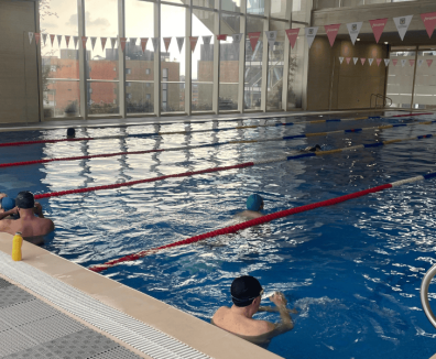 Fotografía de práctica libre en piscinas en el centro felicidad chapinero