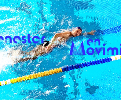 Fotogrfaía de una persona nadando en la piscina del Centro Felicidad Chapinero