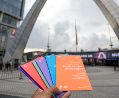 foto de libros en arco de corferias