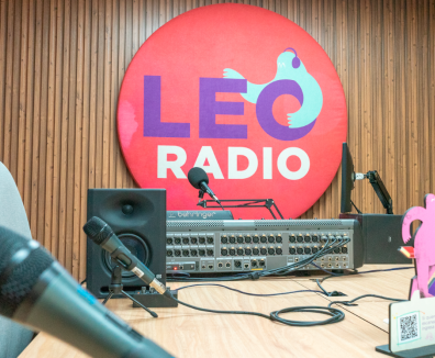 leo radio