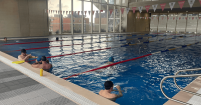 Fotografía de práctica libre en piscinas en el centro felicidad chapinero