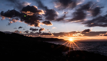 Nuestro planeta y el sol. Foto: Pixabay.
