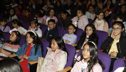 Niños en teatro