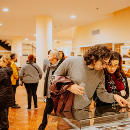 Inauguración del ciclo II de la exposición Artífices y Pensadoras