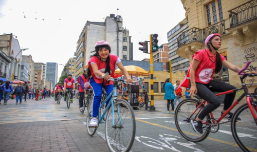 Mujeres en bicicleta