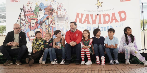 Navidad 2024, Alcalde y secretario con niños y niñas