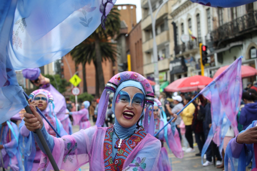 Mujer artista escénica