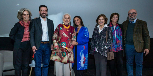 Foto protocolaria homenaje a Patricia Castaño Baños