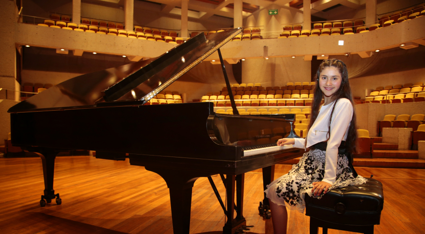Paula Sanabria pianista