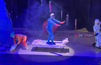 Fotografía de una presentación de circo en el Centro Felicidad Chapinero