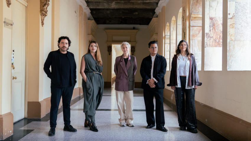 De izquierda a derecha: Juan Ricardo Rincón Gaviria (Director), María Paula Bastidas (Curadora asociada), Magalí Arriola (Curadora jefe), José Esparza Chong Cuy (Curador jefe), Juliana Steiner Fraser (Curadora asociada).  Foto por Andrea Gamboa Betancourth. Cortesía de la Secretaría de Cultura, Recreación y Deportes de Bogotá, Colombia.