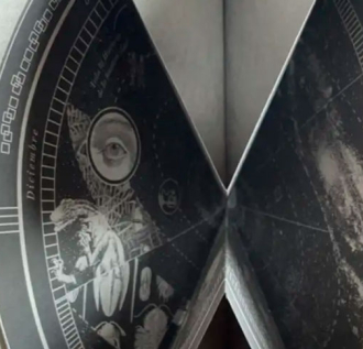 Lanzamiento: Consideraciones accidentales sobre la burocracia, el tiempo y todo lo demás