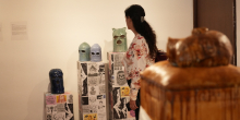 persona en exposición
